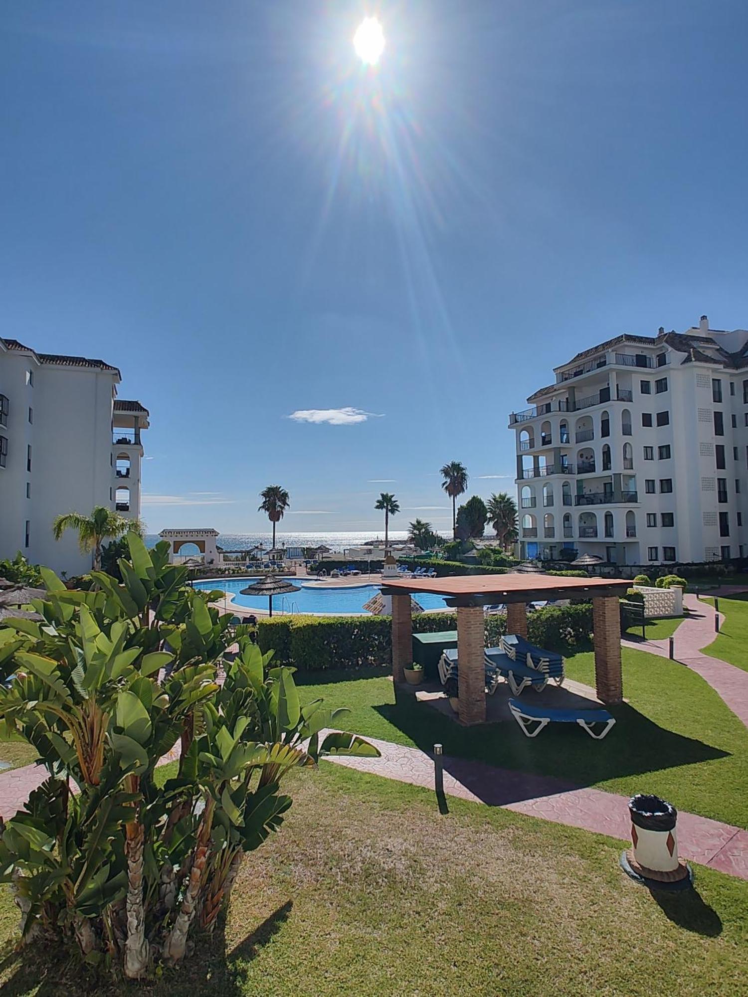 Duquesa 5210 Beach Side Paradise Castillo de Sabinillas Exterior photo