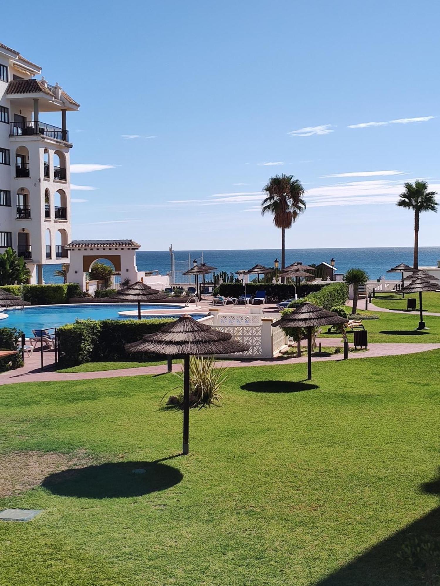 Duquesa 5210 Beach Side Paradise Castillo de Sabinillas Exterior photo
